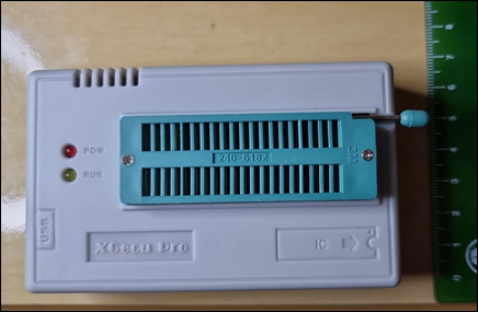 Figure 6: XGecu Pro TL866 Reader and Writer.