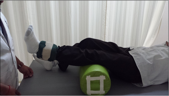 Figure 6: Short-arc terminal extension exercise with resistance.