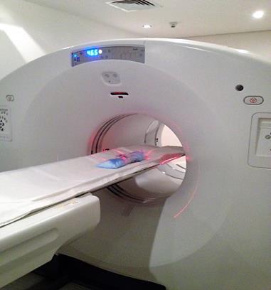 Figure 4: In-house developed knee phantom and PET/CT Imaging set-up.