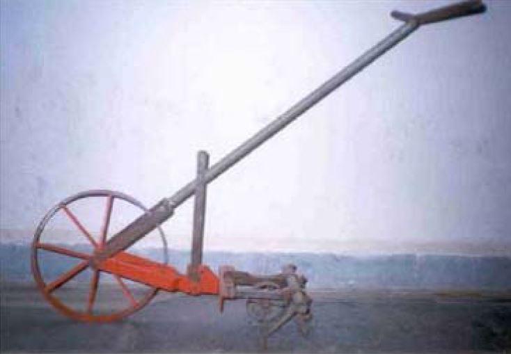 Figure 1: Manually weeder [9].
