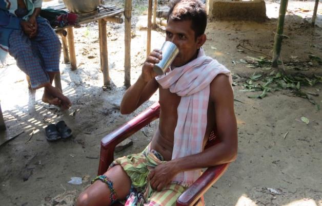 Figure 11: Oral administration of Jasminum sambac leaf juice to the snake-bitten person.
