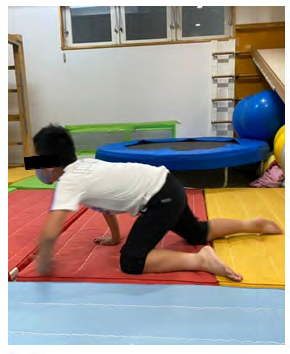 Figure 7: 9m race on a posture of crawling on hands and knees.