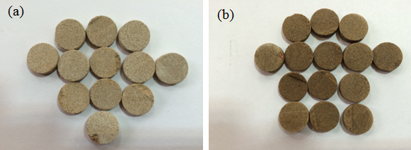 Figure 4: Pellet rock samples: (a) dry and (b) aged with crude oil.